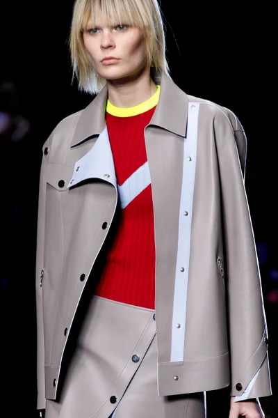 Look 32